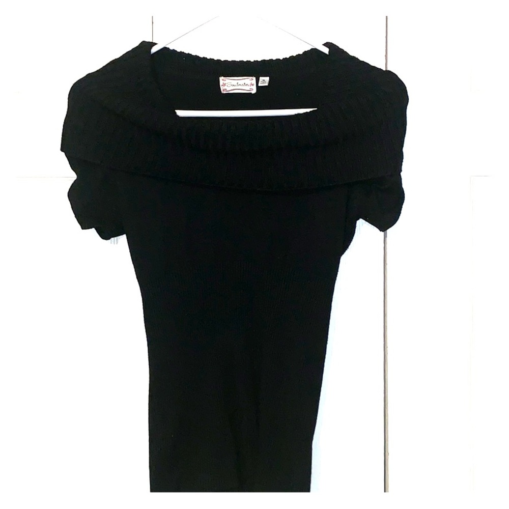 Black sweater with collar